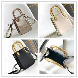 Picture of Bvlgari Handbags _SKUfw243128654fw